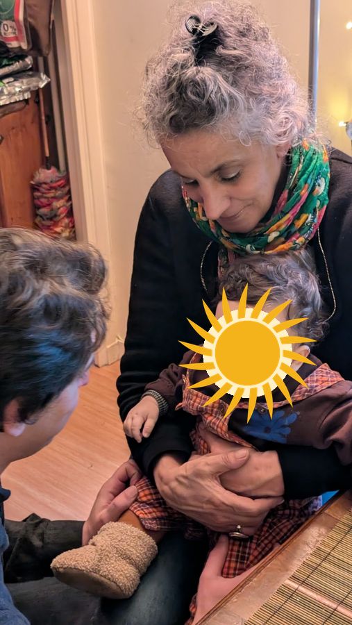 Jamila avec son petit-fils